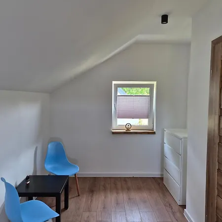 Casa de Férias 9azaliowa - Caloroczne W Debinie *