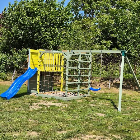 Casa de Férias 9azaliowa - Caloroczne W Debinie *